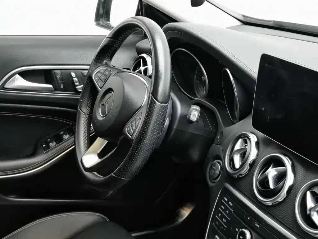 Mercedes-Benz GLA 2018 — фото 22