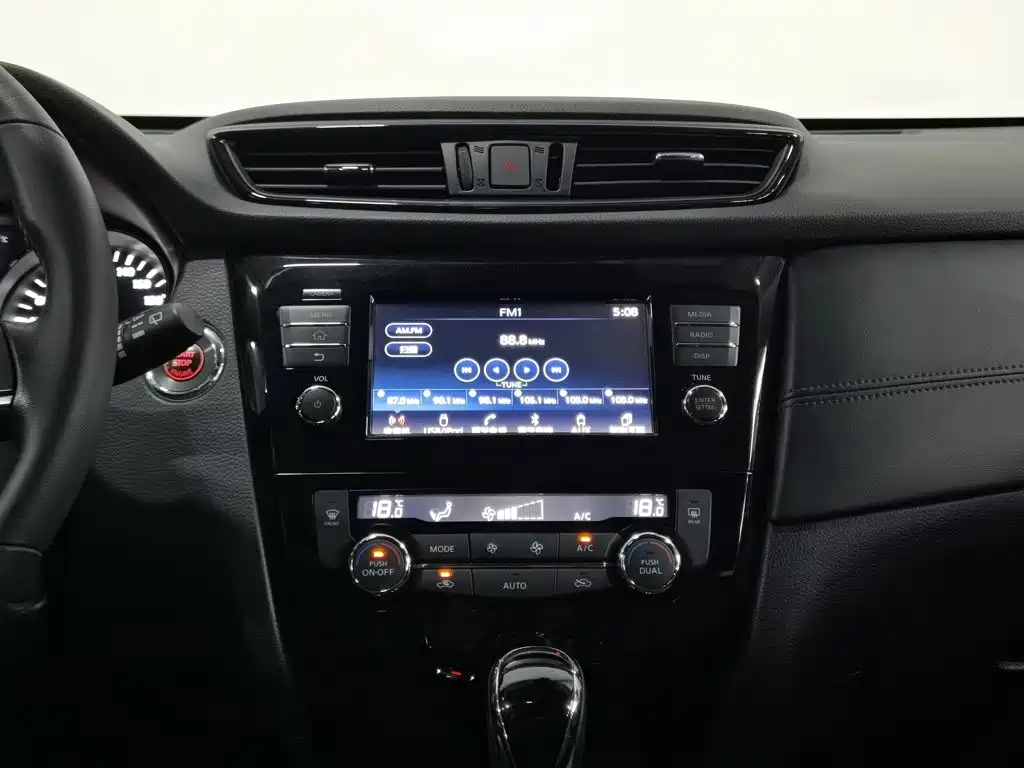Nissan X-Trail 2018 — фото 12