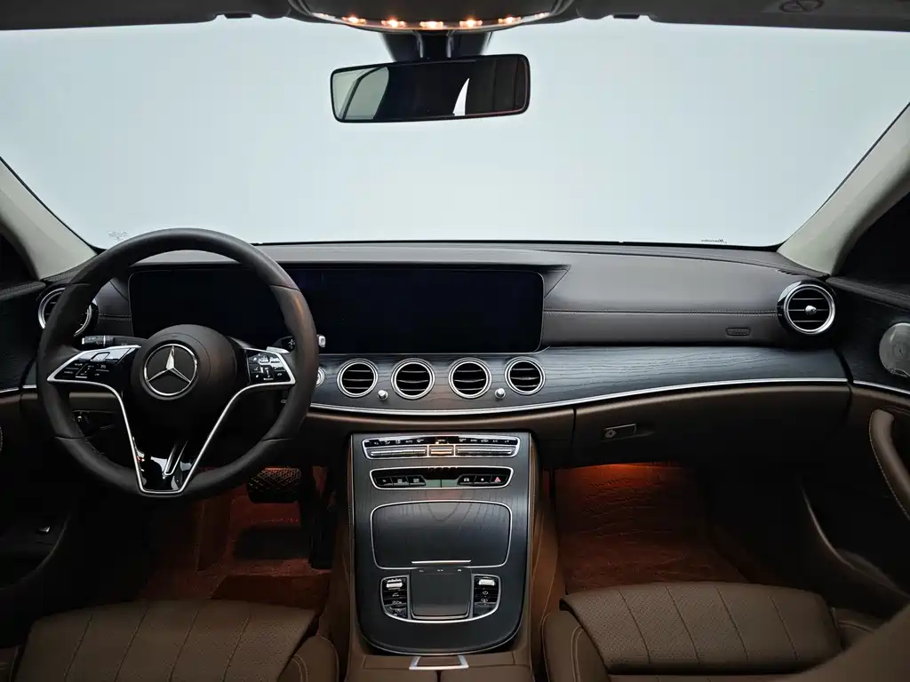 Mercedes-Benz E-Class 2022 — фото 15