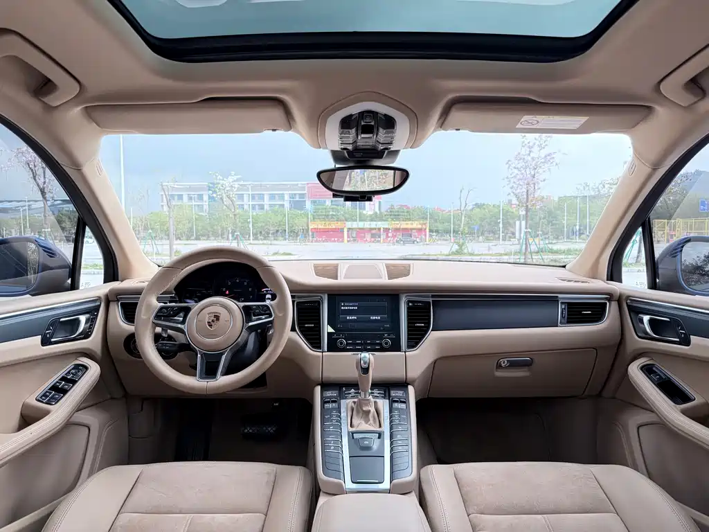 Porsche Macan 2016 — фото 10