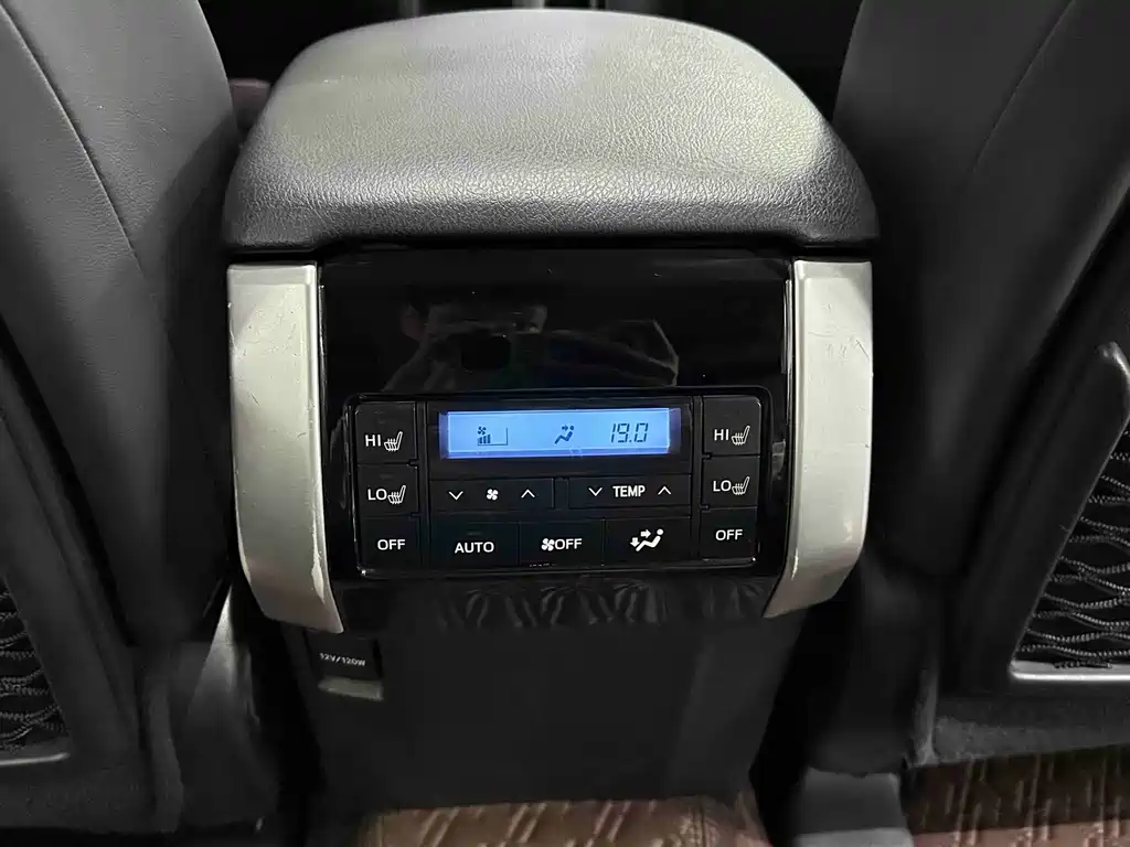 Toyota Prado 2019 — фото 23