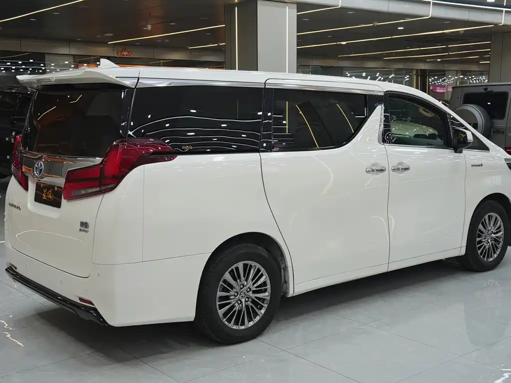 Toyota Alphard 2021 — фото 7