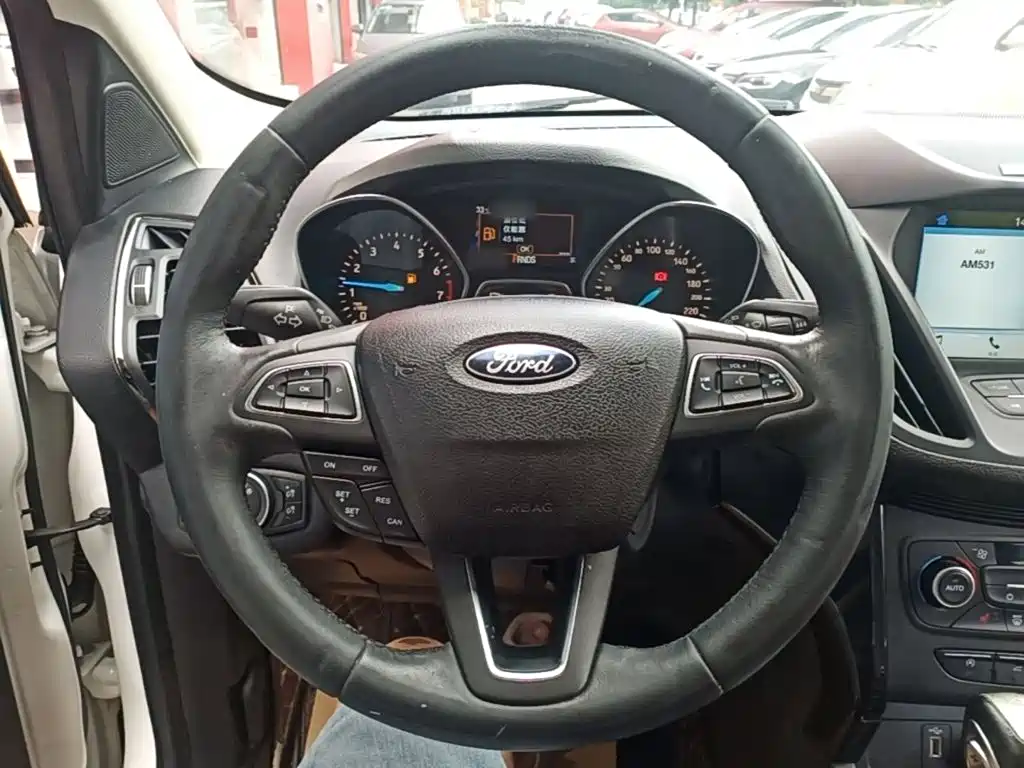 Ford Kuga 2018 — фото 11