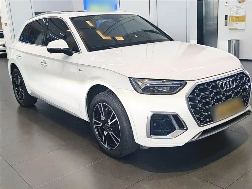 Audi Q5L 2023 — фото 4