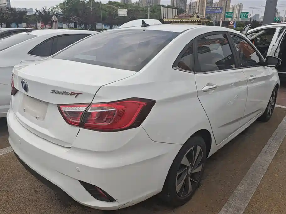 Changan Eado DT 2018 — фото 3