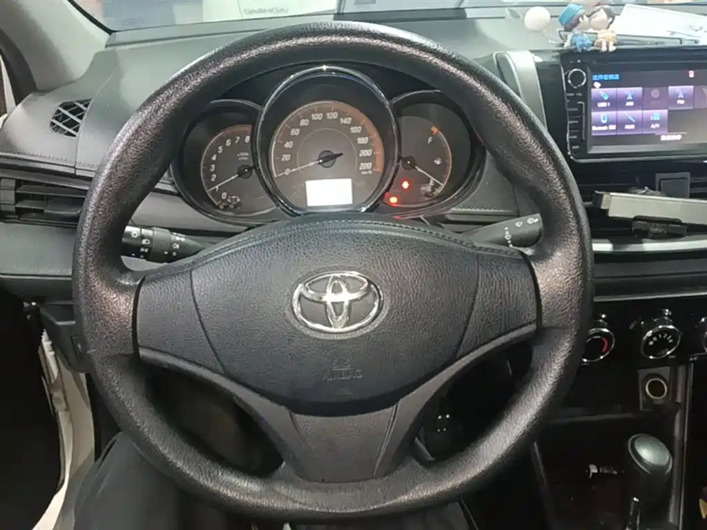Toyota Yaris L 2021 — фото 11