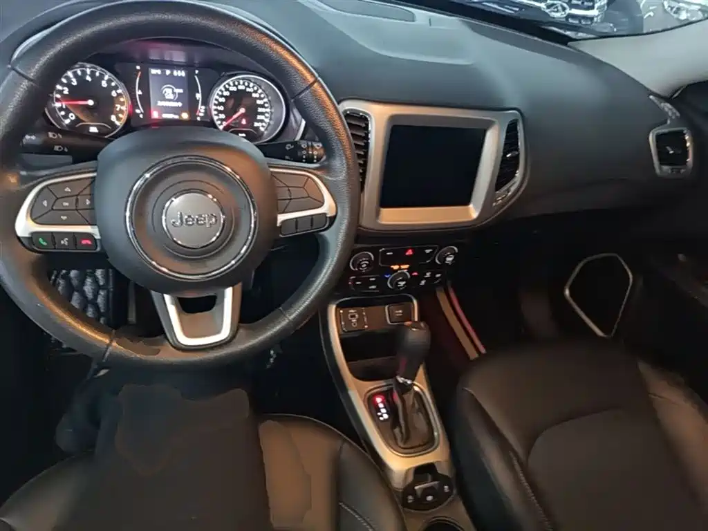 Jeep Compass 2020 — фото 10