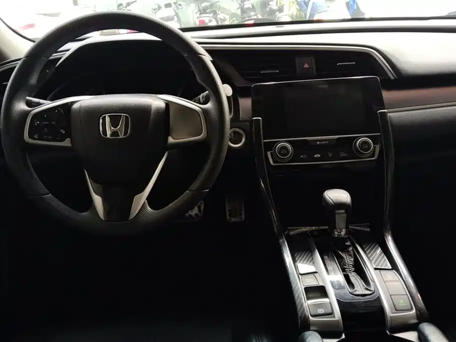 Honda Civic 2017 — фото 12