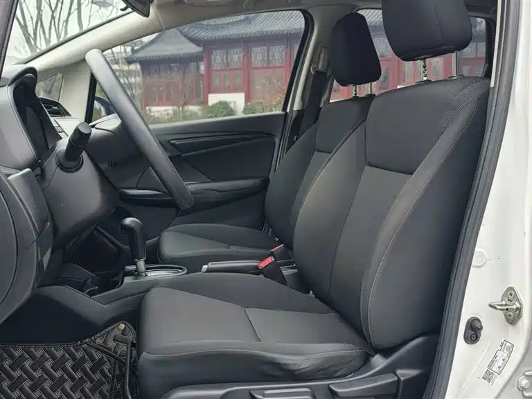 Honda Fit 2018 — фото 9