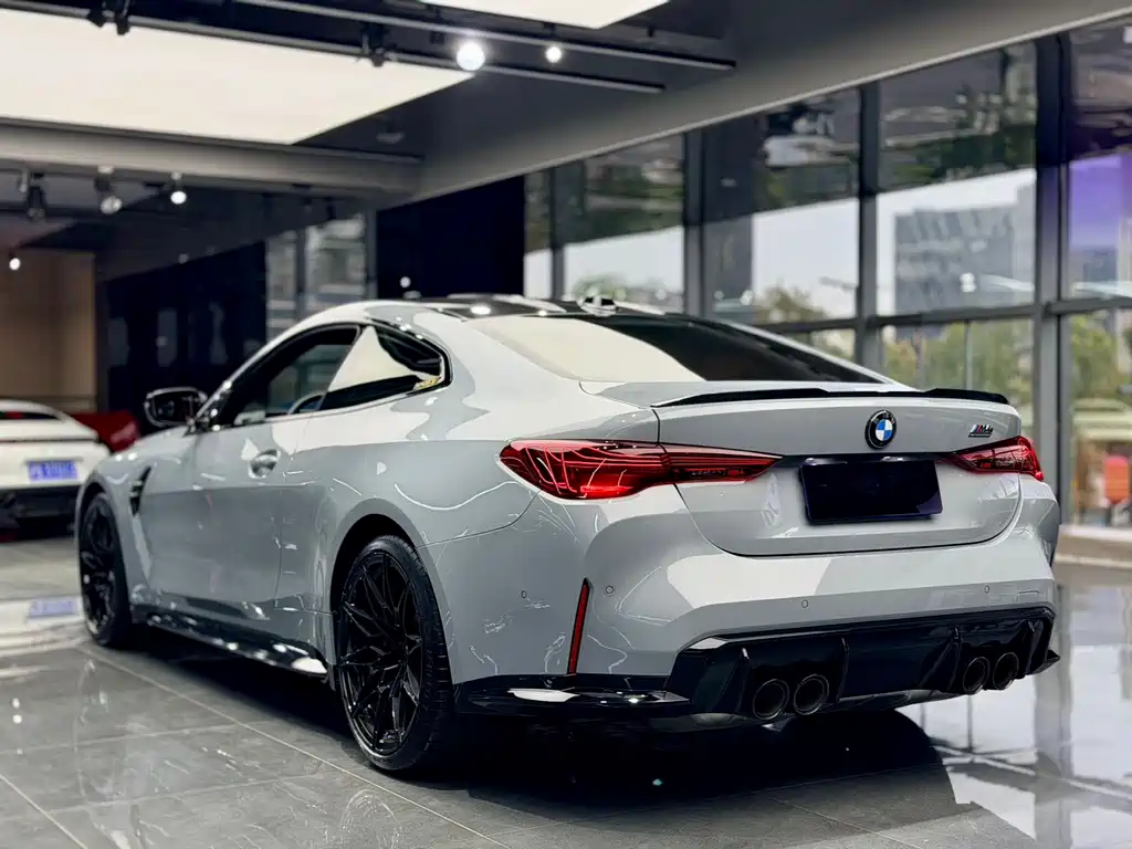 BMW M4 2025 — фото 12