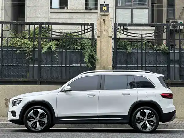 Mercedes-Benz GLB 2021