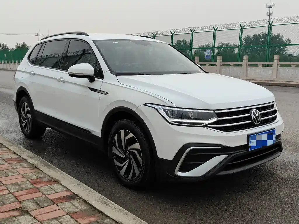 Volkswagen Tiguan L 2022 — фото 3