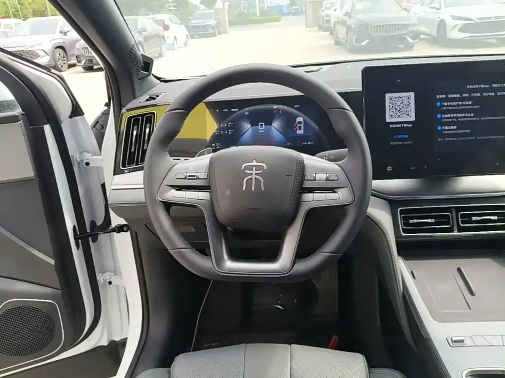 BYD L DM-i 2026 — фото 11
