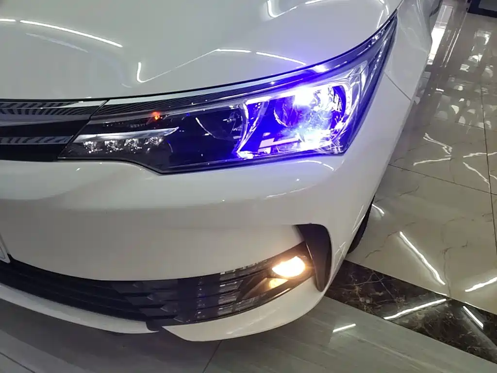 Toyota Corolla 2018 — фото 24