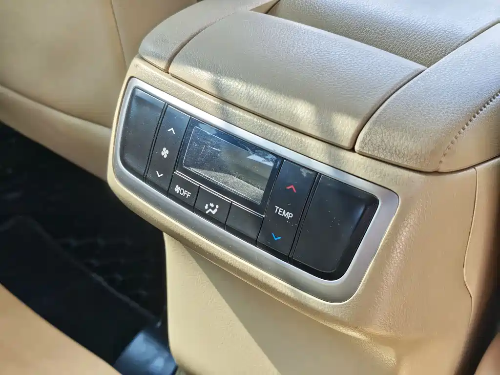 Toyota Highlander 2020 — фото 15