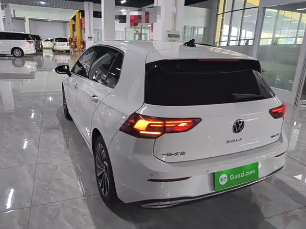 Volkswagen Golf 2023