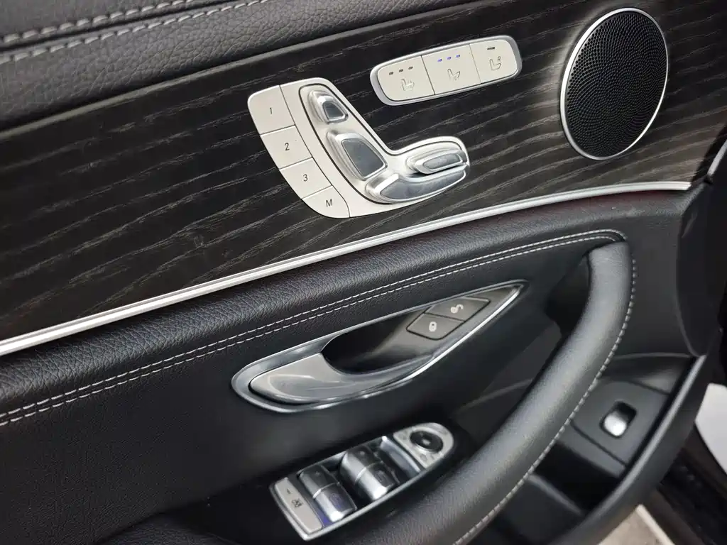 Mercedes-Benz E-Class 2020 — фото 9