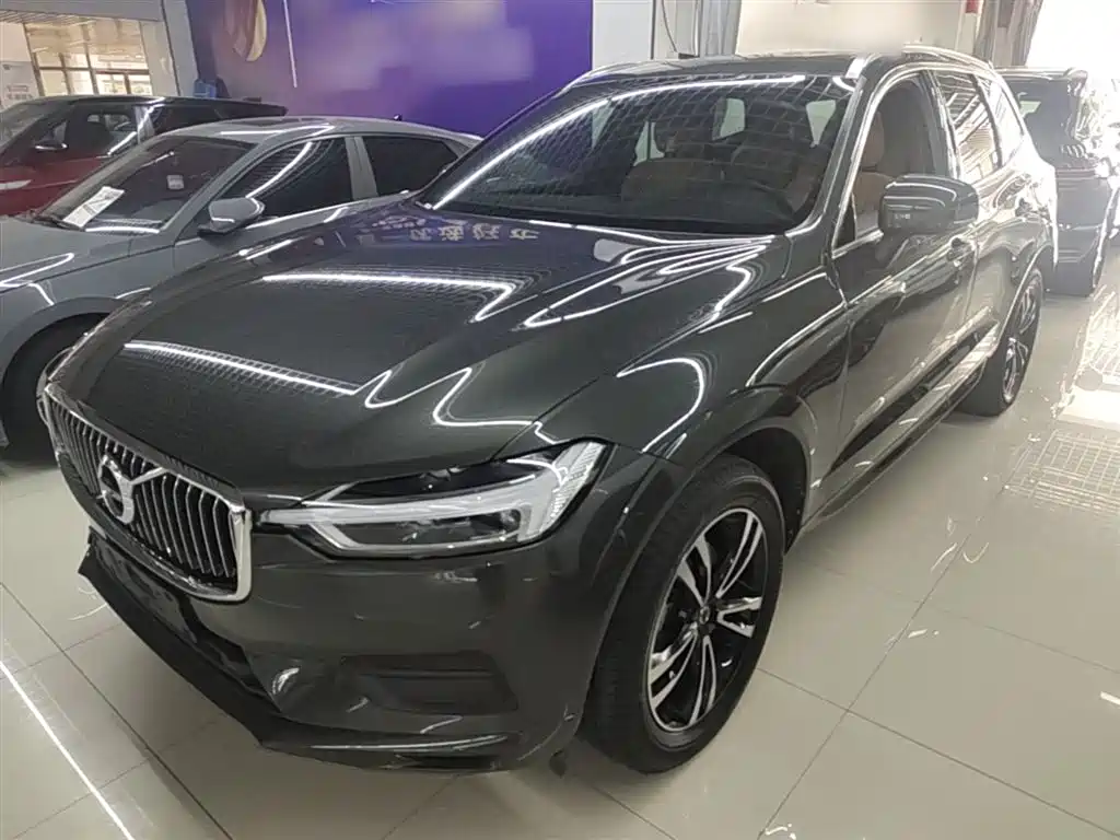 Volvo XC60 2018 — фото 1