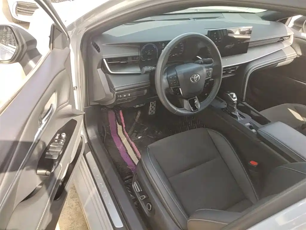 Toyota Camry 2024 — фото 16