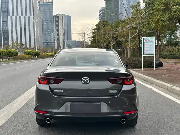 Mazda 3 Axela 2022