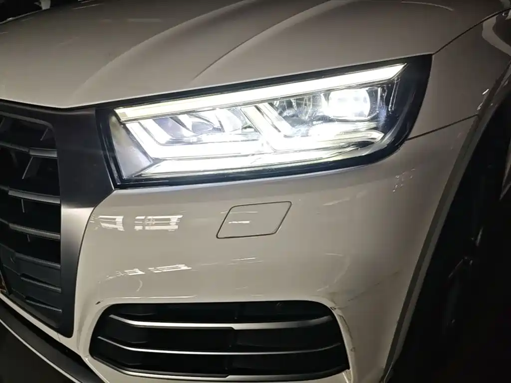 Audi Q5L 2020 — фото 24