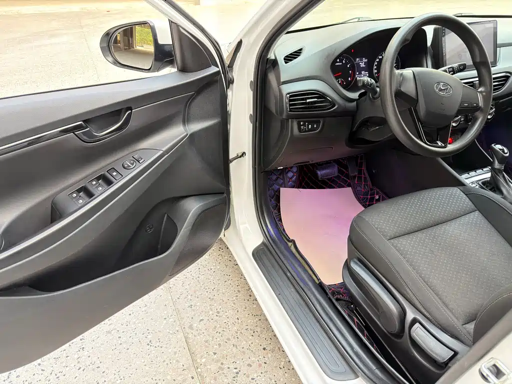 Hyundai Elantra 2019 — фото 6