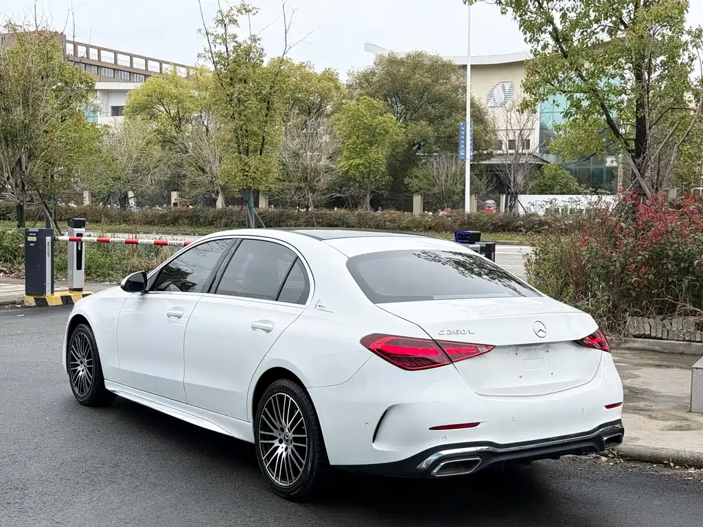 Mercedes-Benz C-Class 2023 — фото 4