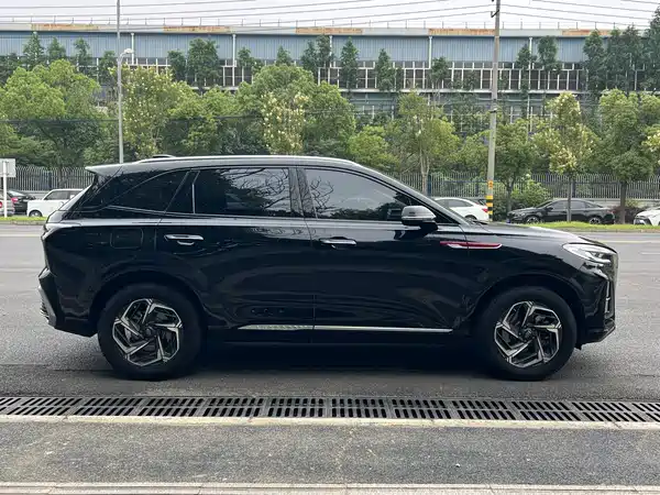Hongqi HS3 2024