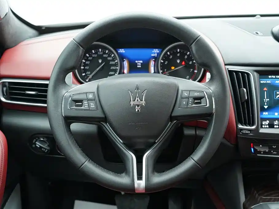 Maserati Levante 2018 — фото 17