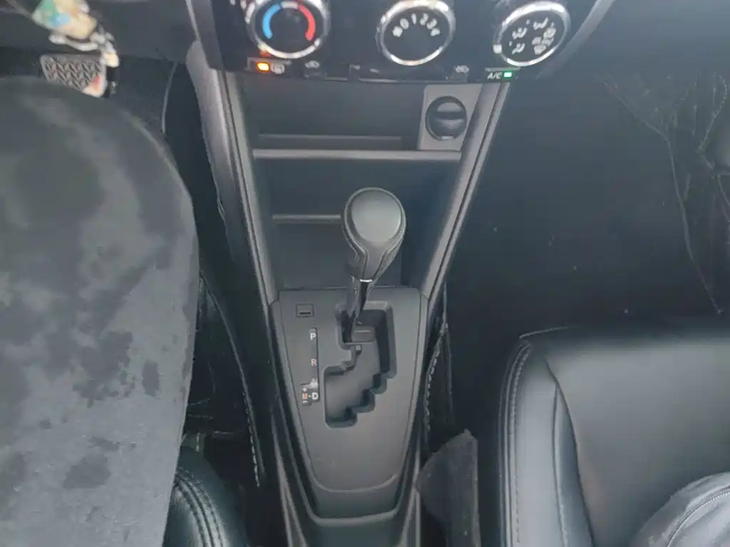 Toyota Yaris L 2016 — фото 14