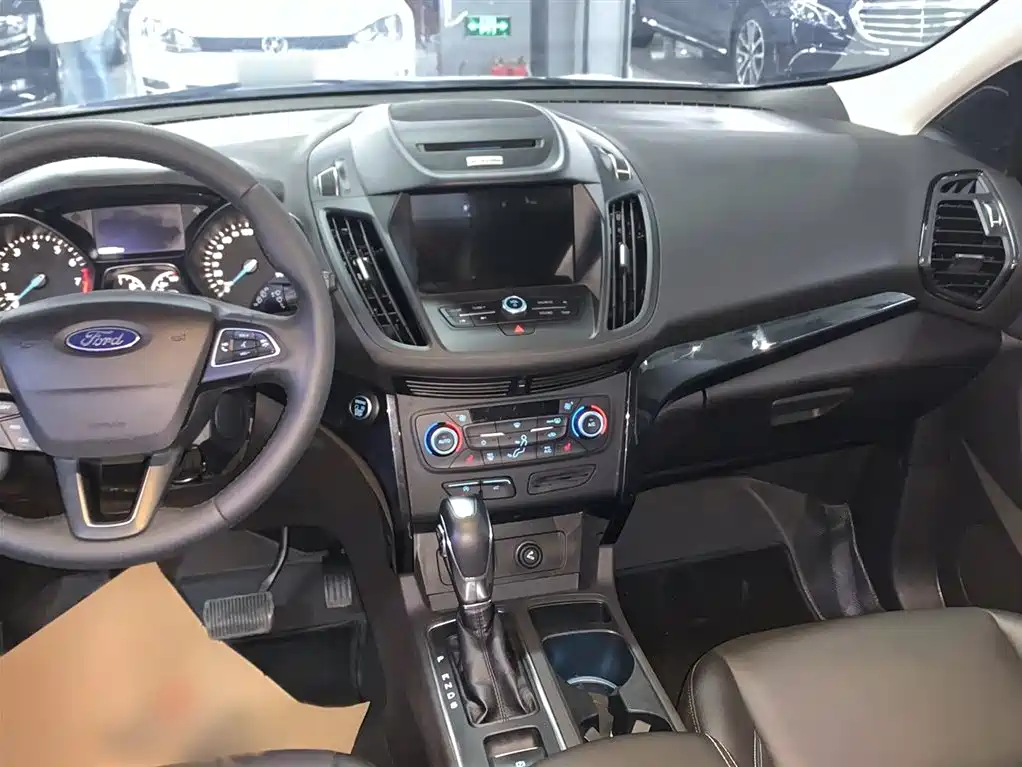 Ford Kuga 2018 — фото 15