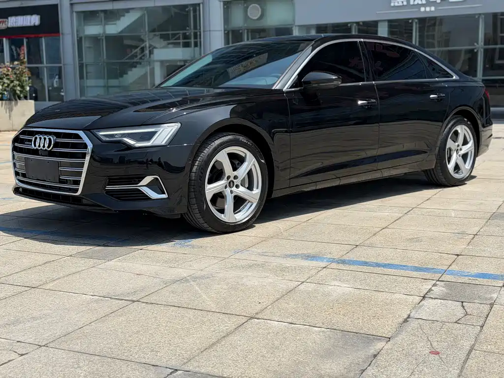 Audi A6L 2024 — фото 1