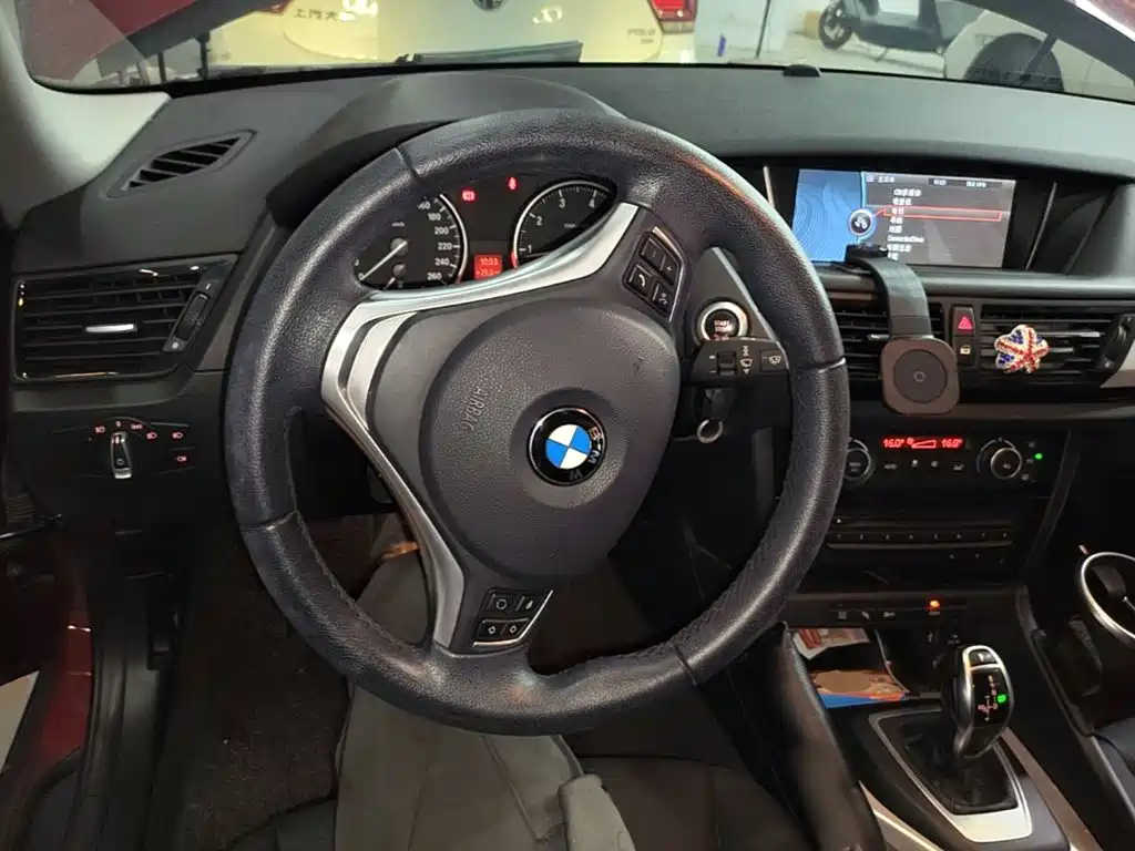 BMW X1 2015 — фото 11