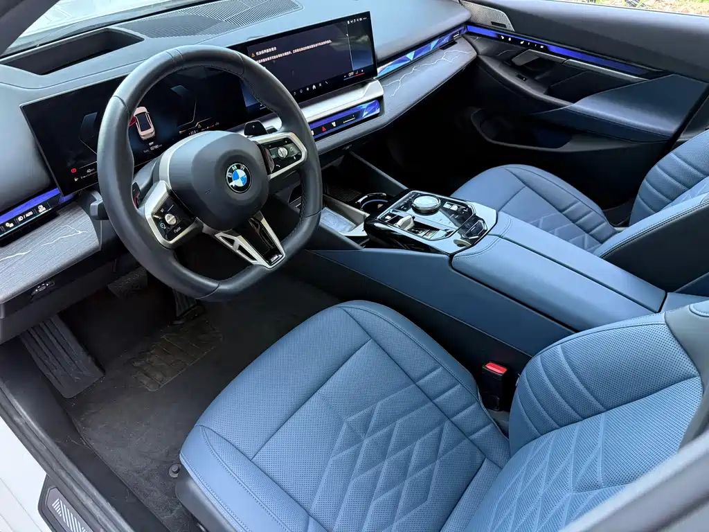 BMW 5 Series — фото 9