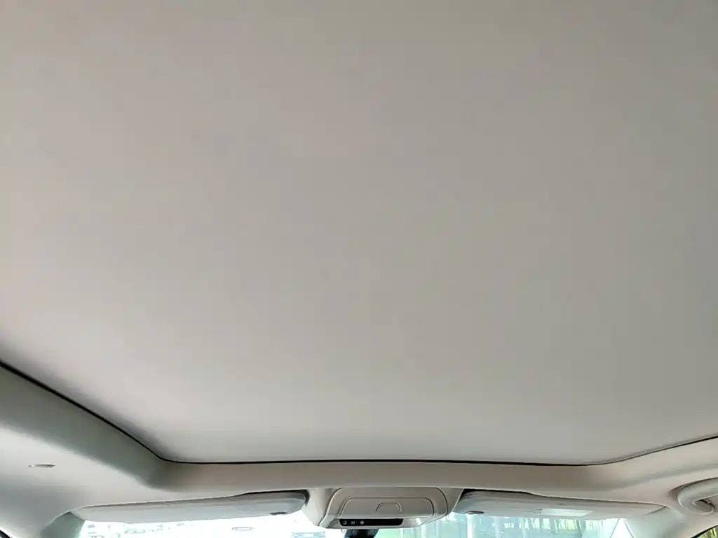 Cadillac XT5 2018 — фото 25
