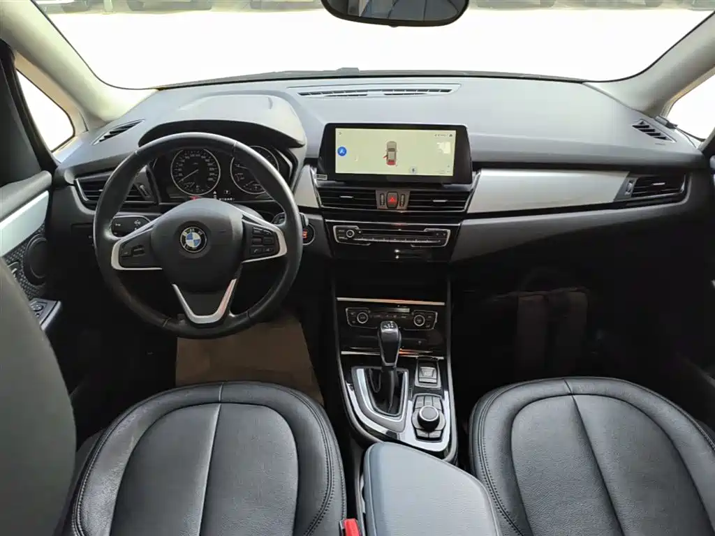 BMW 2 Series Active Tourer 2016 — фото 10