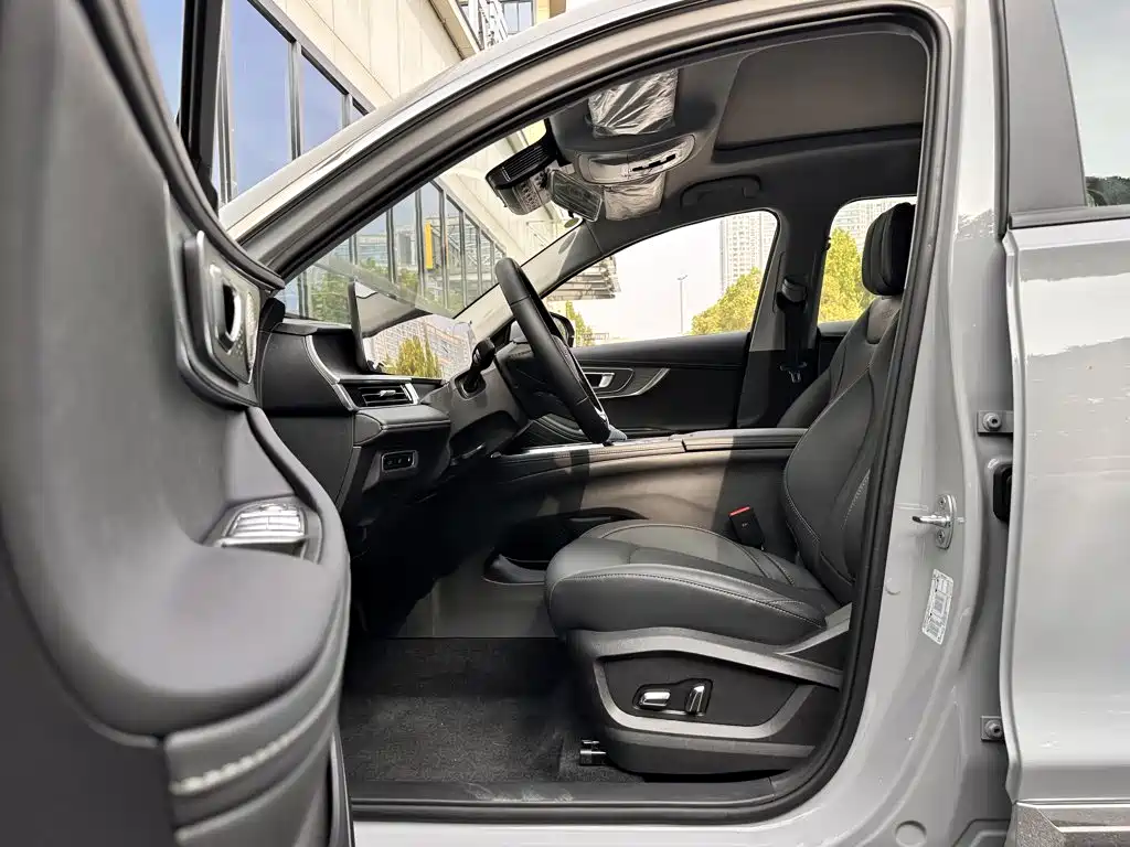 Chery Tiggo 8 PRO New Energy 2025 — фото 23