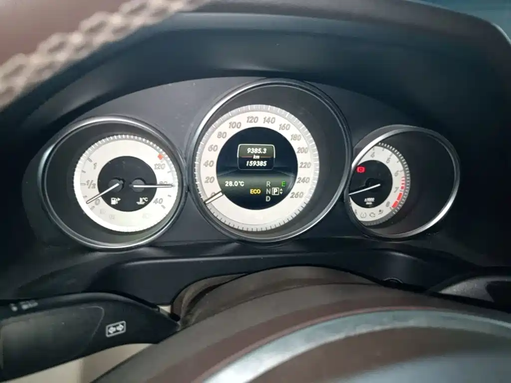 Mercedes-Benz E-Class 2015 — фото 12