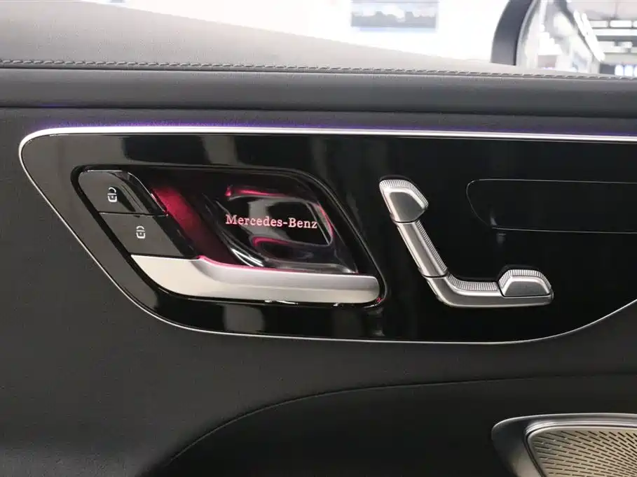 Mercedes-Benz C-Class 2023 — фото 12