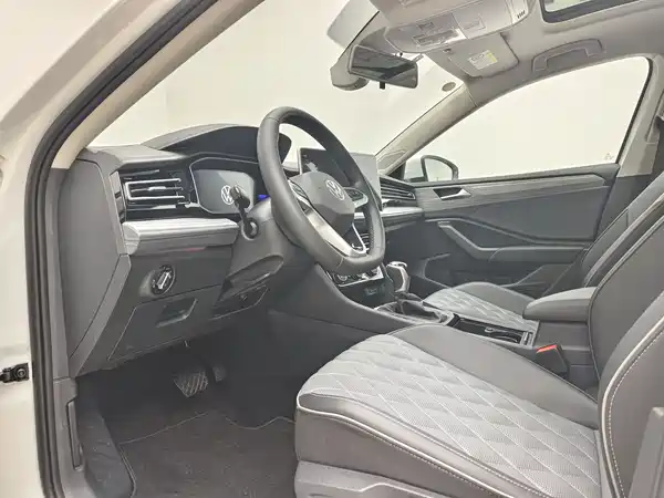 Volkswagen Sagitar 2024