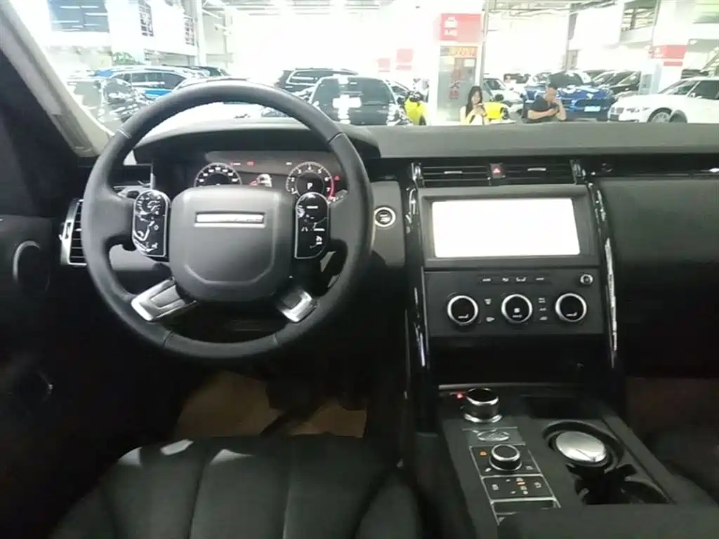 Land Rover Discovery 2020 — фото 11