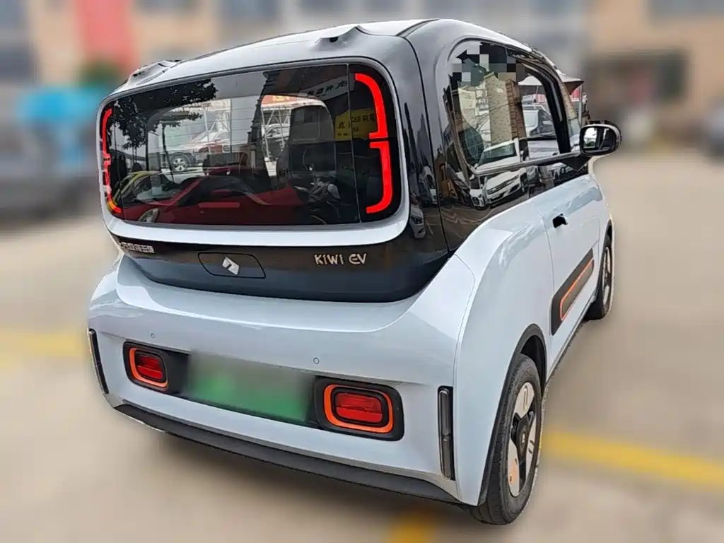 Baojun KiWi EV 2022 — фото 12