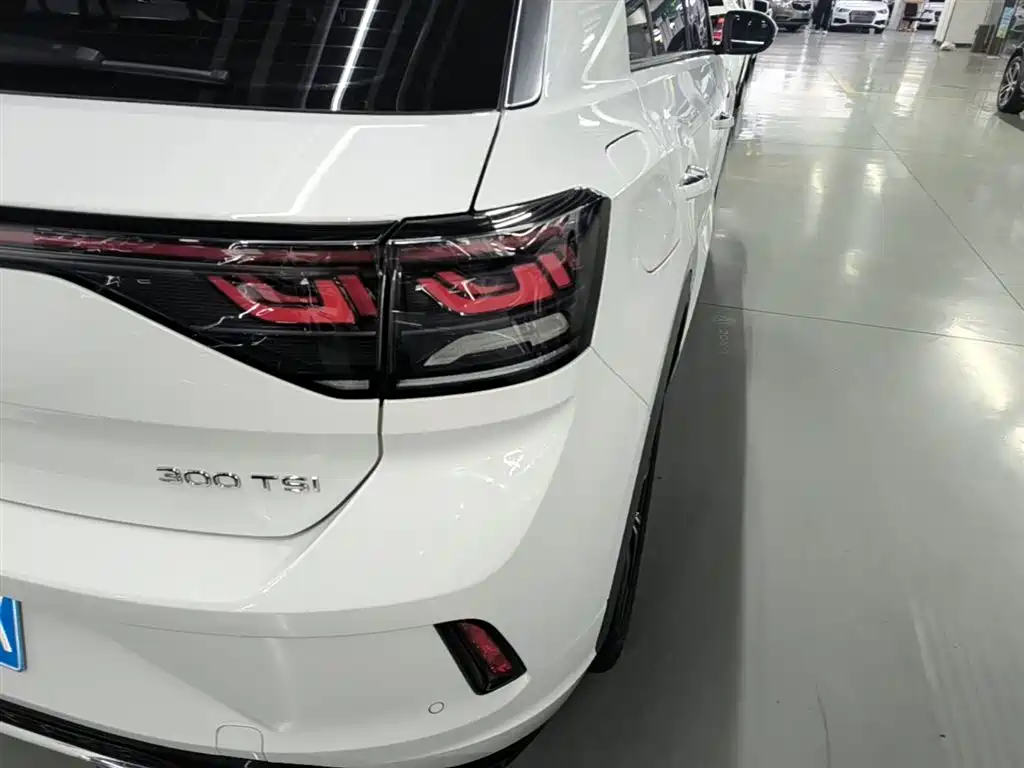 Volkswagen T-Roc 2023 — фото 8