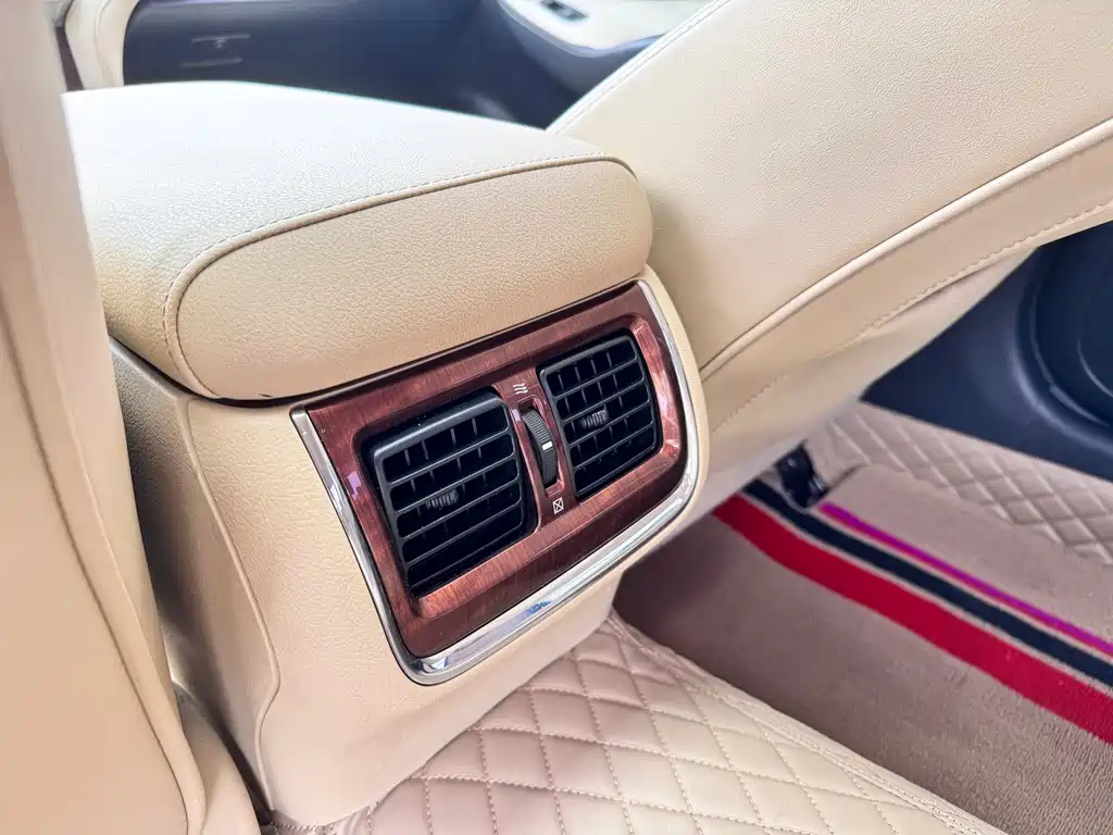 Toyota Crown 2019 — фото 17
