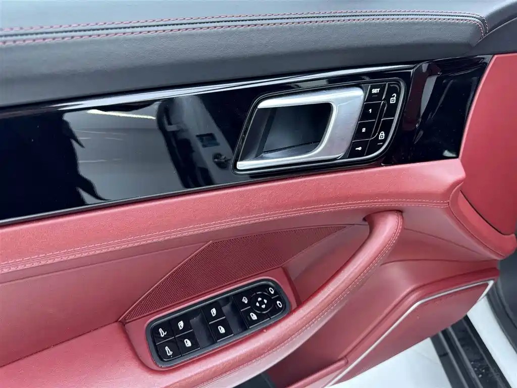 Porsche Panamera 2020 — фото 18