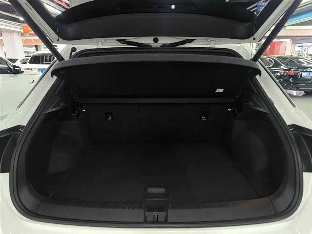Volkswagen T-Roc 2023 — фото 19