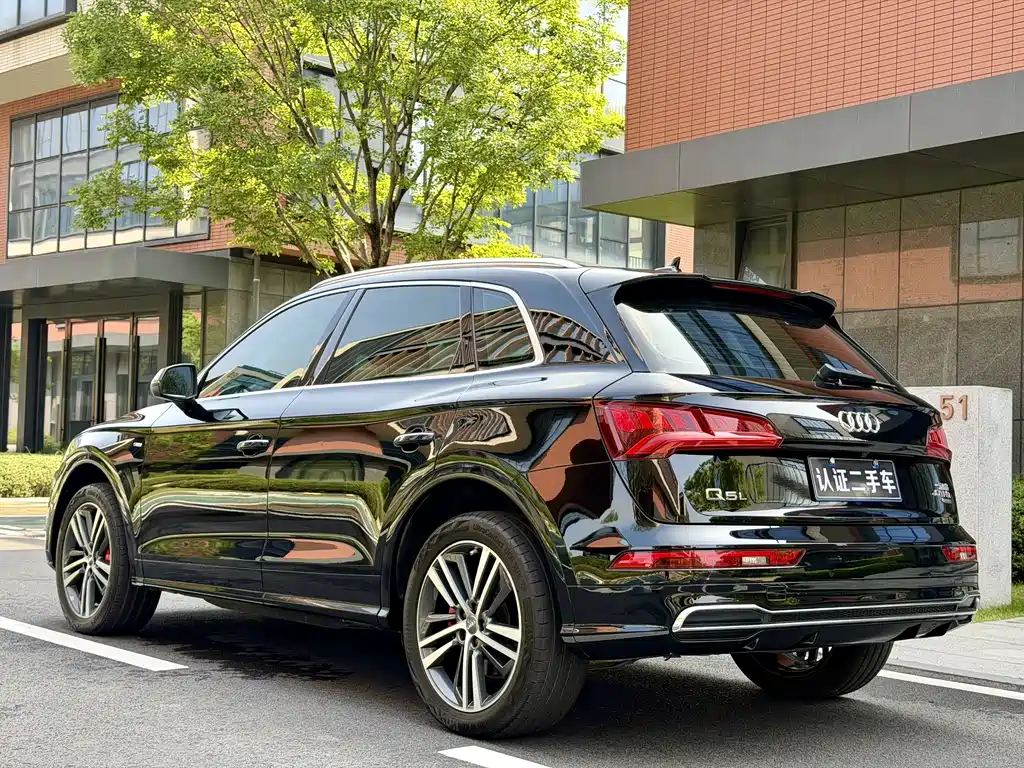 Audi Q5L 2020 — фото 6