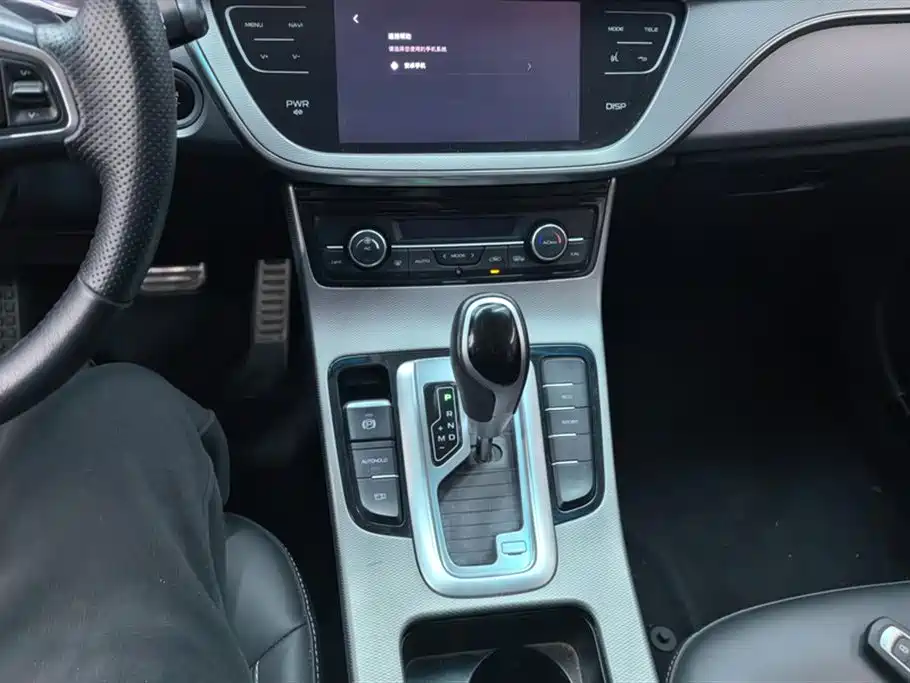Geely Emgrand GS 2018 — фото 16