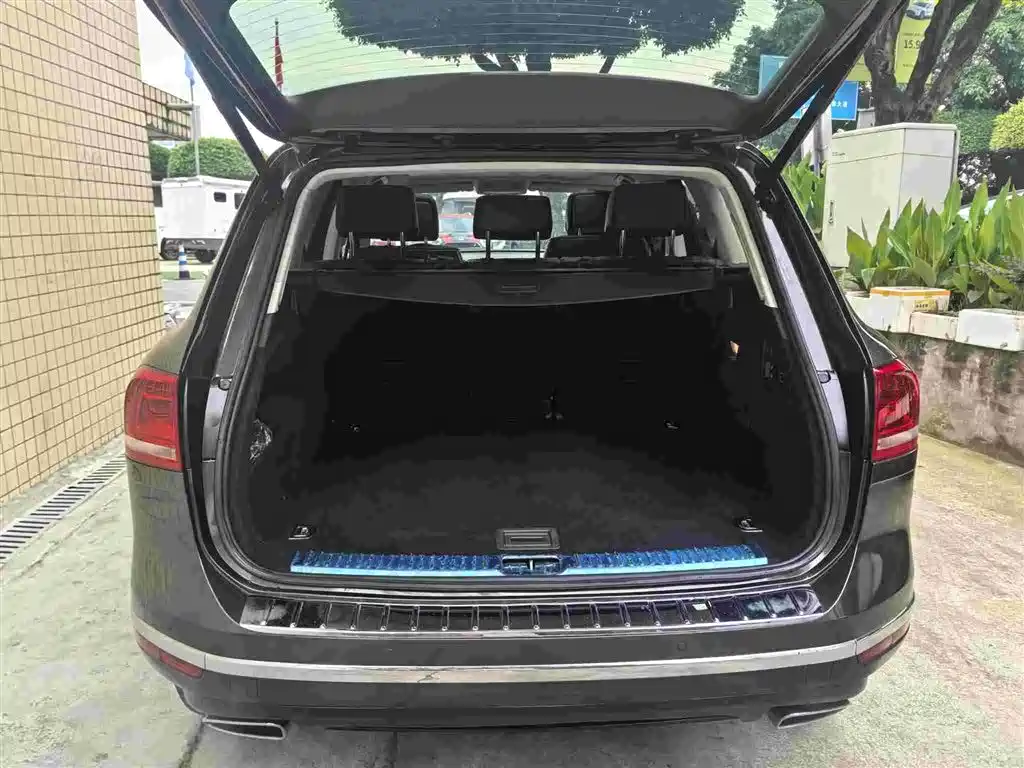 Volkswagen Touareg 2018 — фото 15