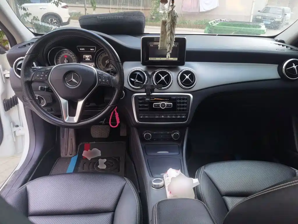 Mercedes-Benz GLA 2015